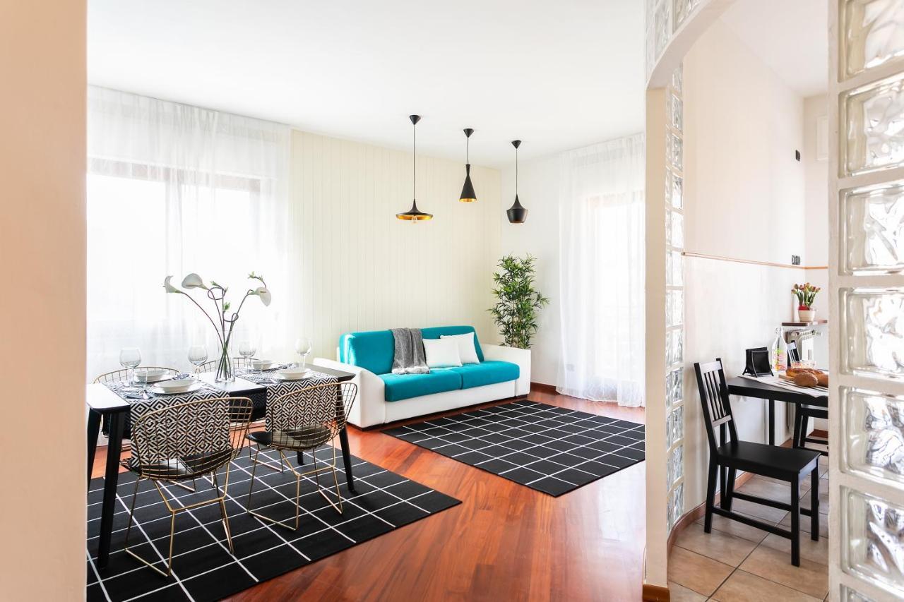 Santa Chiara Apartment By MyhomeinКомо Экстерьер фото