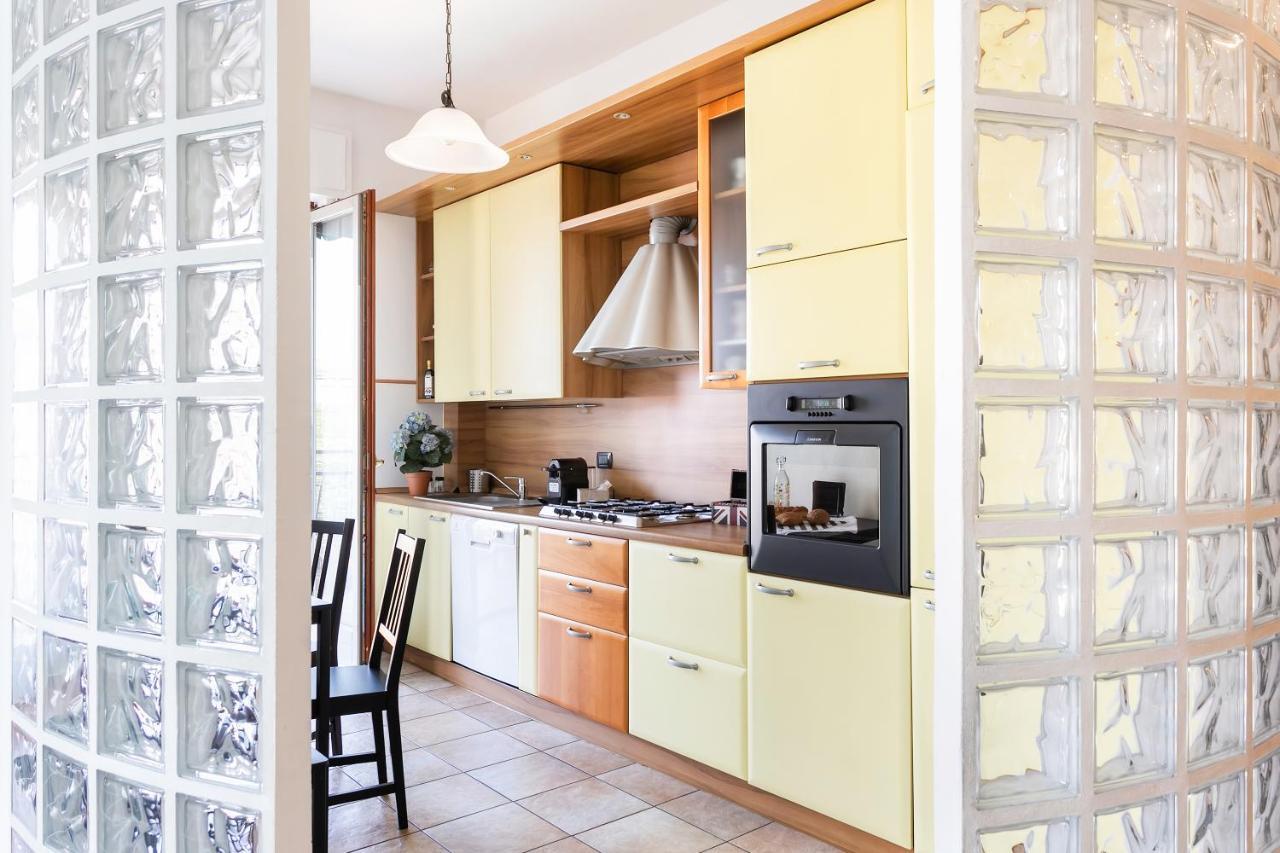 Santa Chiara Apartment By MyhomeinКомо Экстерьер фото
